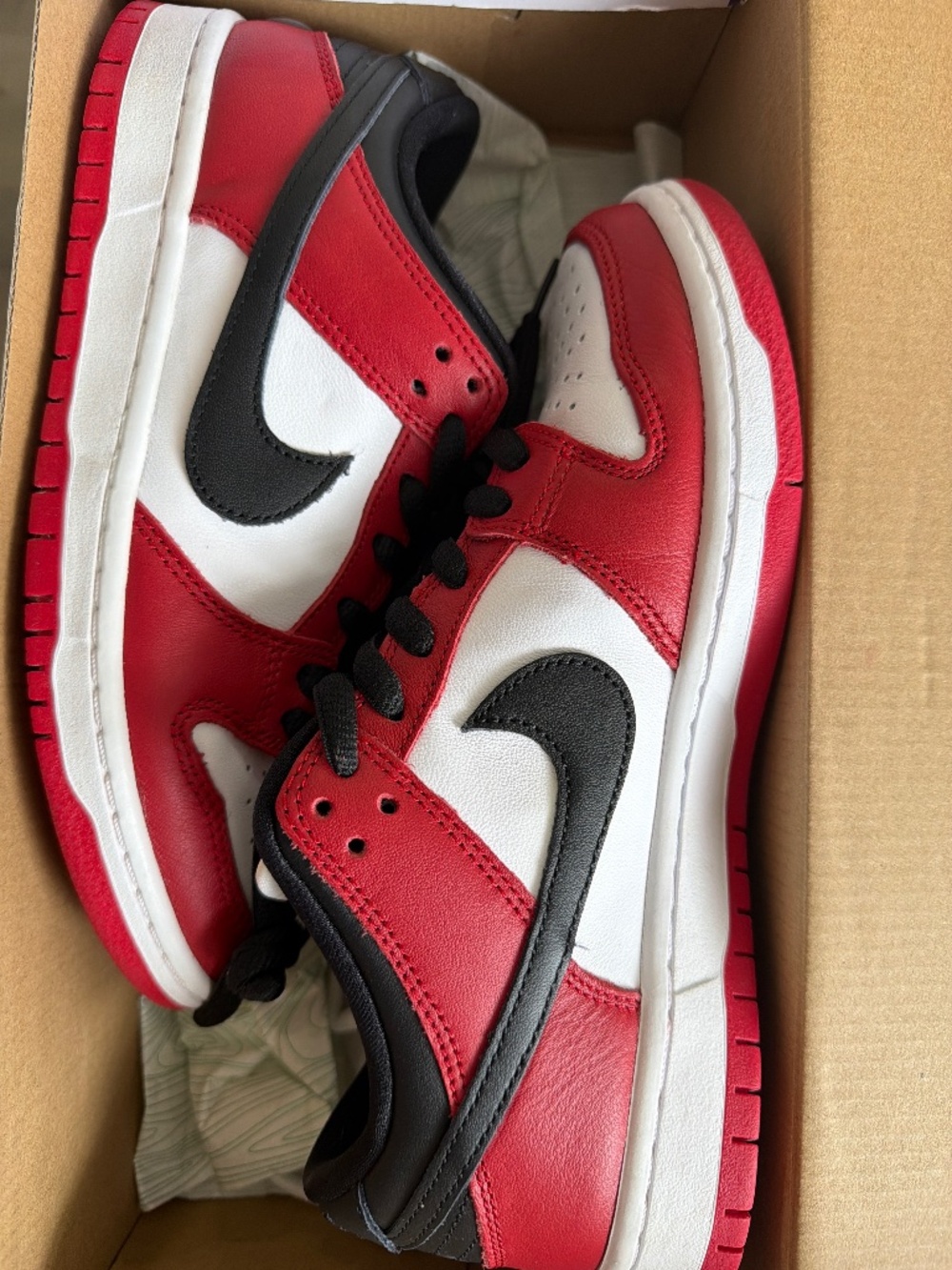 Nike low dunk skate board limited edition